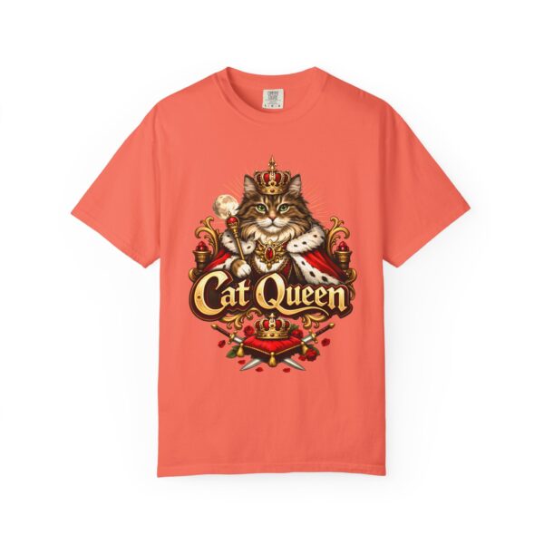 4662964213036539017_2048.jpeg Cat Queen T-Shirt — Regal Cat Crown Graphic Tee for Cat Lovers