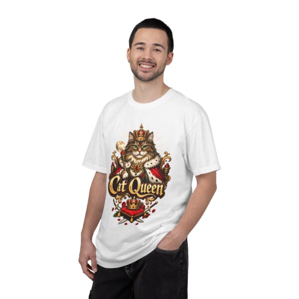 6091477356196525414_2048.jpeg Cat Queen T-Shirt — Regal Cat Crown Graphic Tee for Cat Lovers